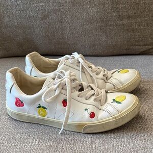 Veja x Madewell Fruit Embroidered Leather Sneakers Size 8